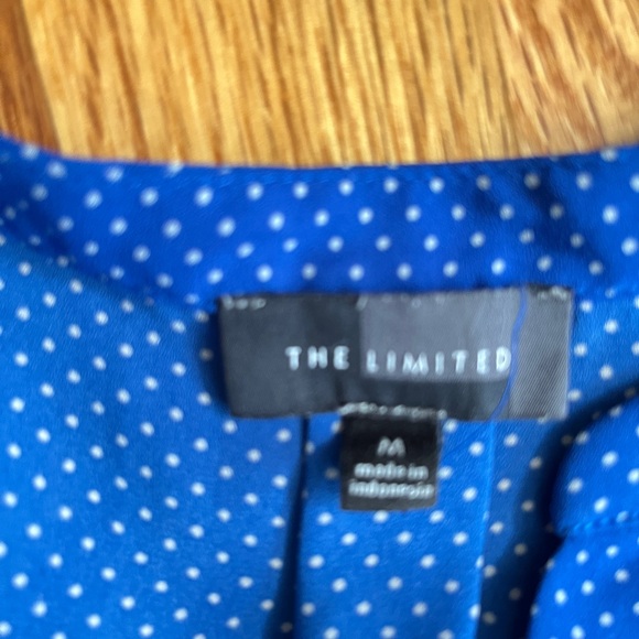 Woman’s blouse - Picture 3 of 3